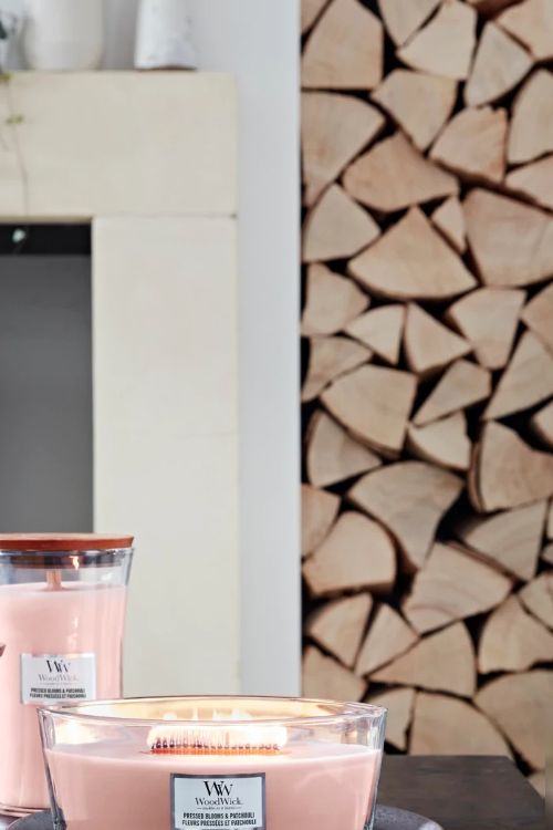 WoodWick - Medium Hourglass - Pressed Blooms & Patchouli