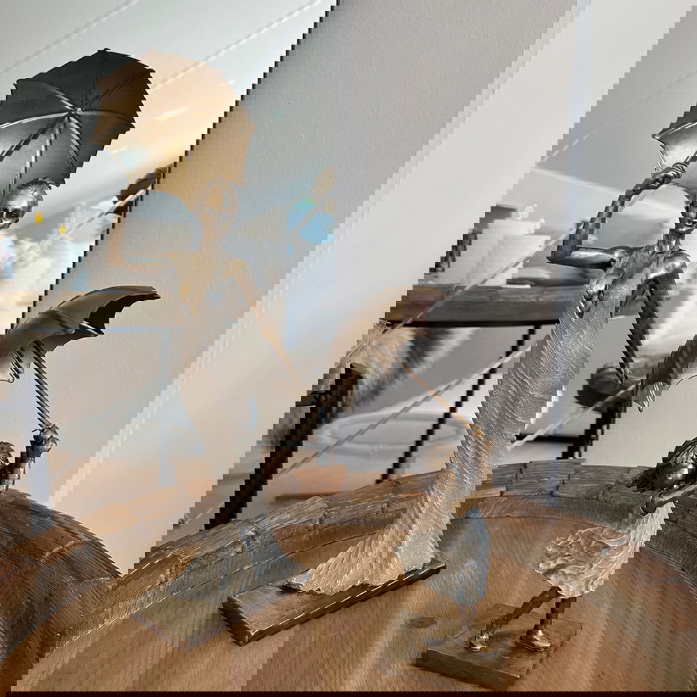 La Vida - Kvinde m. paraply og Lille pige med paraply