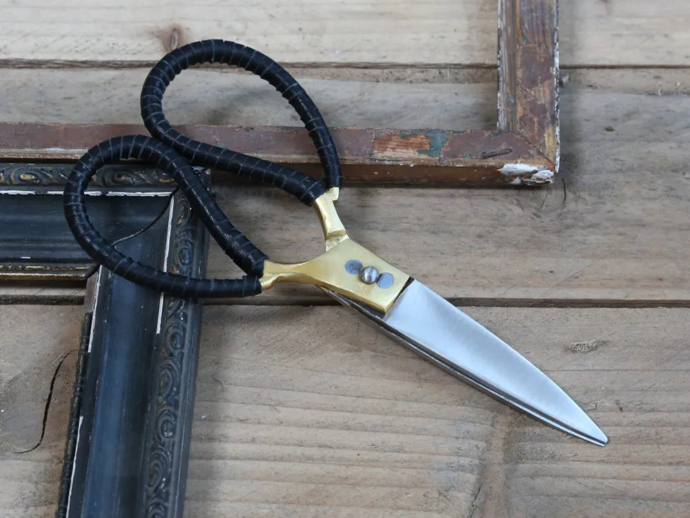 Chic Antique - Saks m. sort læder, messing