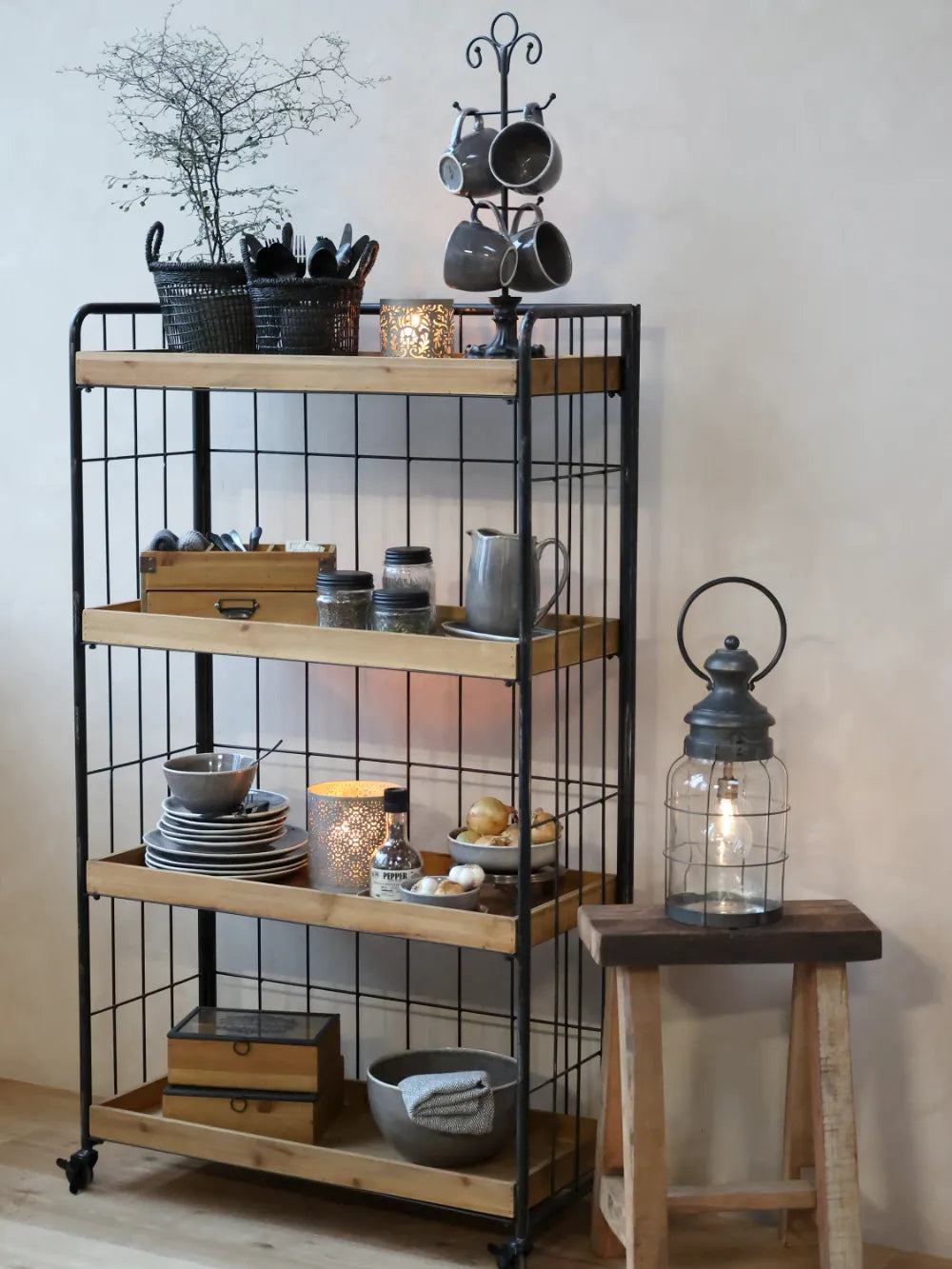Chic Antique - Reol på hjul m. 4 træ skuffer