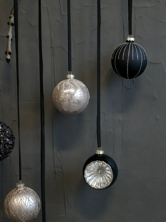 Chic Antique Julekugle i Antique Champagne med Glimmer Ø8 cm - Luksuriøs Jul