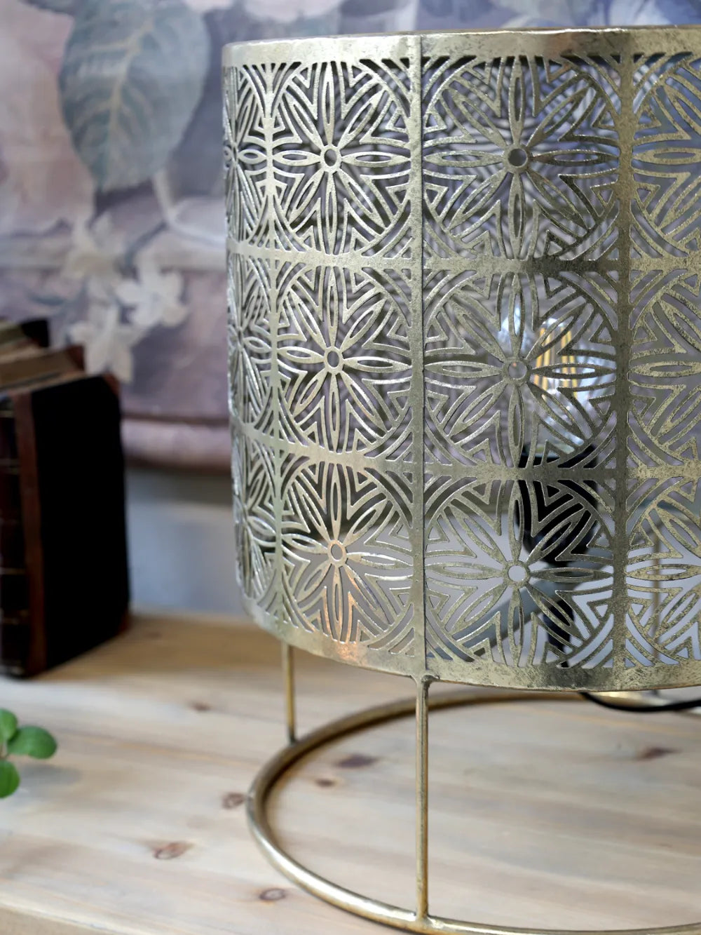 Chic Antique - Lampe m. mønster, antique messing
