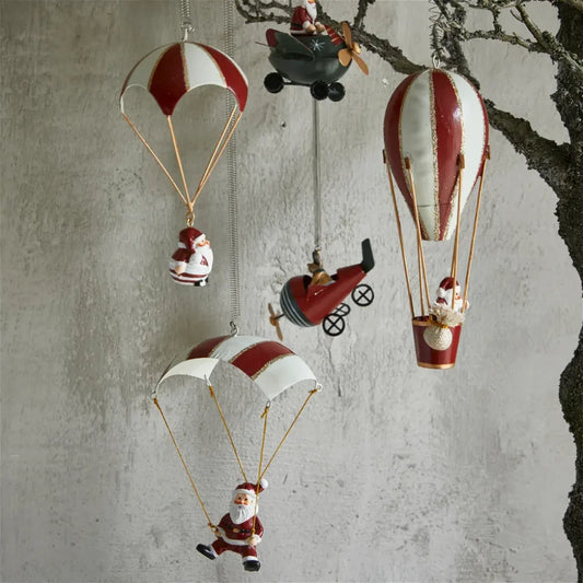 Speedtsberg - Santa Claus/moose in hot air balloon