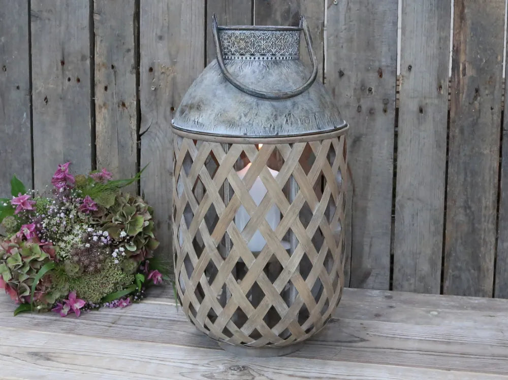 Chic Antuque - French lantern bamboo