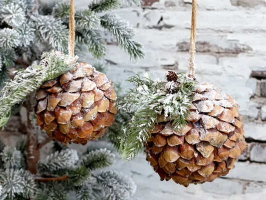 Chic Antique Fleur Grankogle med Sne - Rustik Juleudsmykning i Ø12 cm