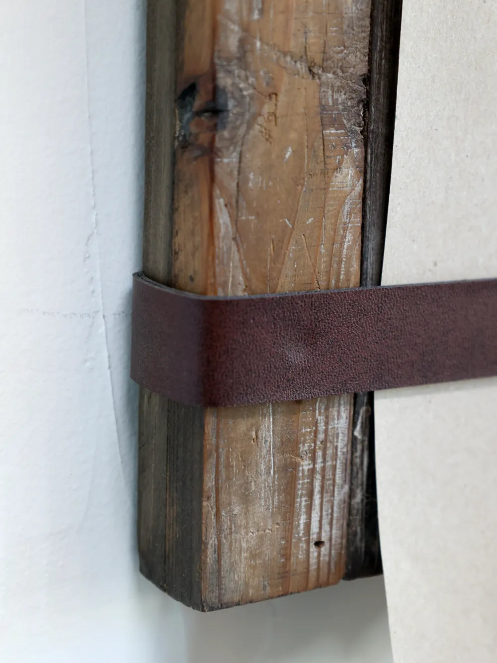 Chic Antique - Hanger for paper in recycled wood excl. roll