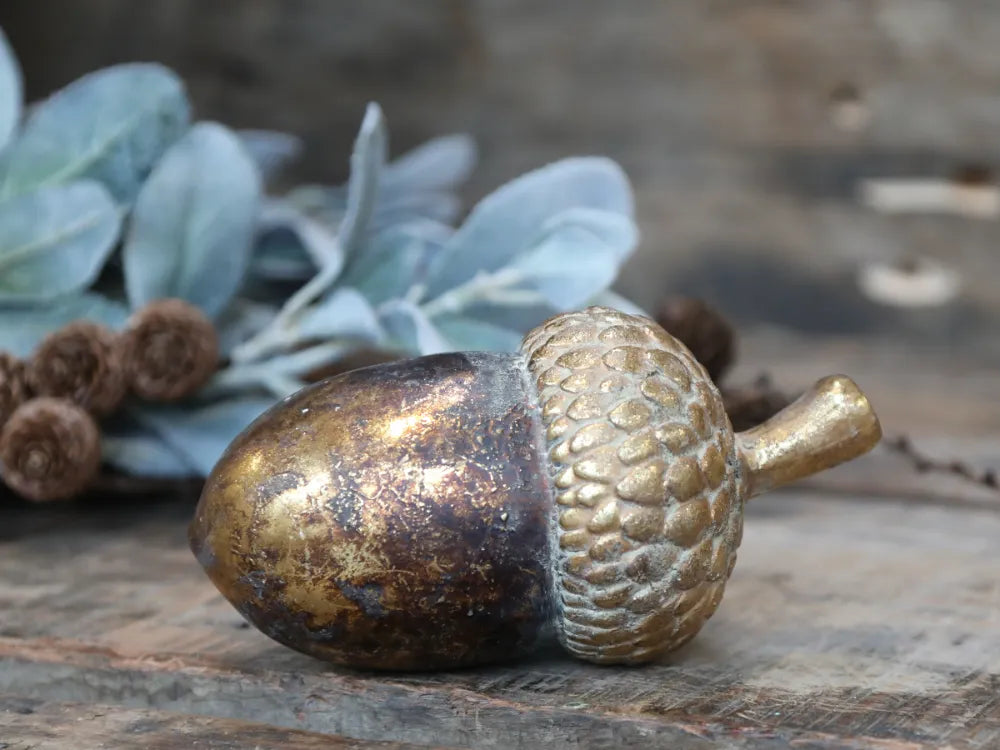 Chic Antique - Acorn antique gold