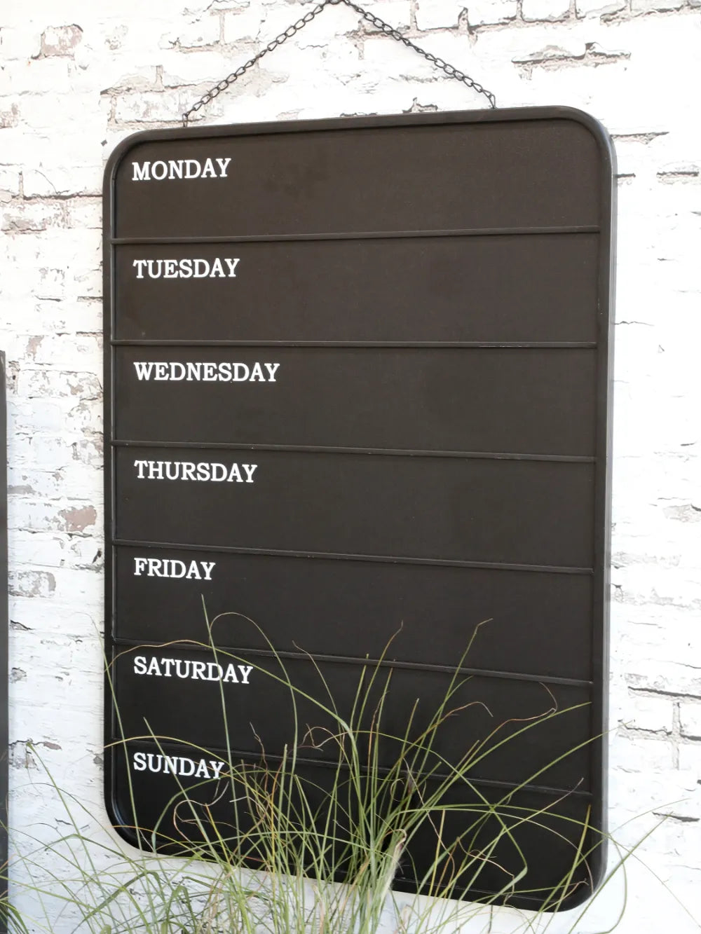 Chic Antique - Blackboard for hanging with days of the week