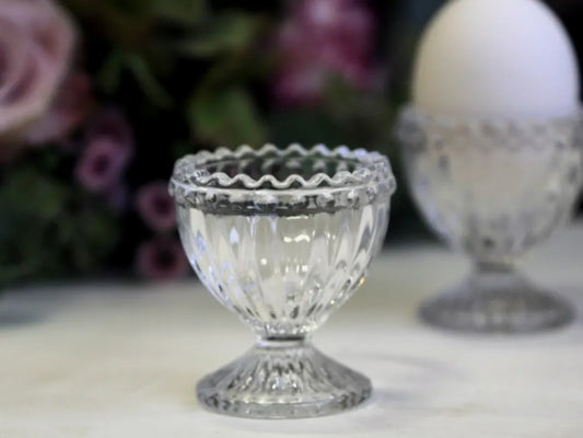 Chic Antigue - Egg cup with pearl edge