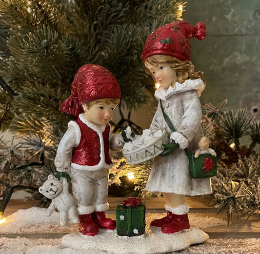 Godtbergsen - Pige og dreng med bamse og gaver