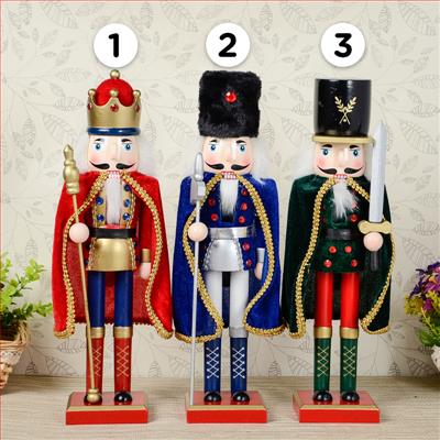 Asian House Wholesale - Nutcracker, Green with robe